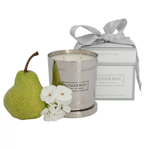 Flowers & Pear 290g Silver candle
